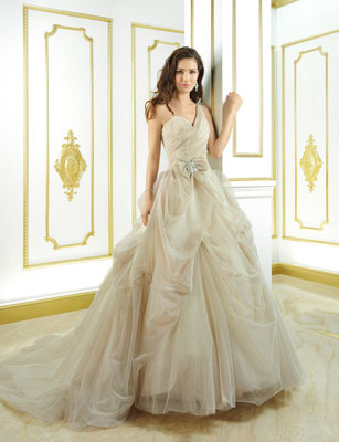 suknia ślubna 7690 z kolekcji Cosmobella  