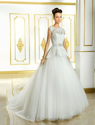 suknia ślubna 7725 z kolekcji Cosmobella  