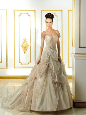 suknia ślubna 7795 z kolekcji Cosmobella  