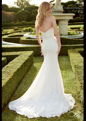 Suknia ślubna 16_Blue_Indore_Bac z firmy Enzoani  